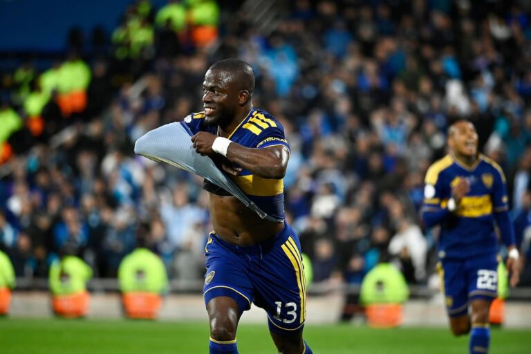 Boca lo dio vuelta ante Racing con tres goles de Enner Valencia y está en semifinales de la Copa Argentina