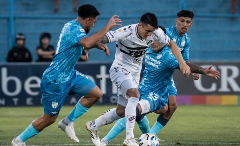 Atlético Tucumán se mide ante Platense en Salta buscando un lugar en la final de la Copa Argentina