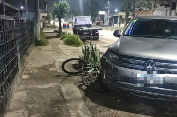 Violenta pelea en El Manantial: un joven intentó embestir a otro con una camioneta