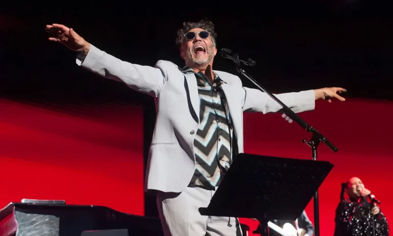 Fito Páez se presenta en Tucumán con su gira “Sale el Sol” en una jornada marcada por la alta convocatoria