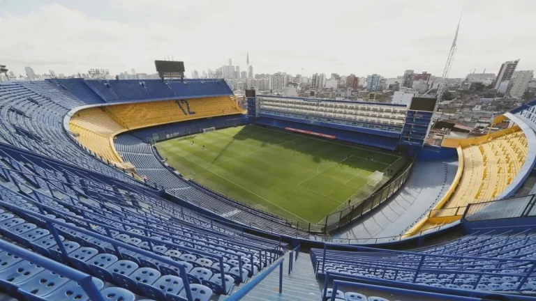 Boca se mide ante Talleres en La Bombonera con la mira puesta en el liderazgo de la tabla acumulada